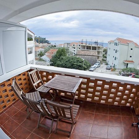 Apartments Mandarina Garden Petrovac Bilik gambar