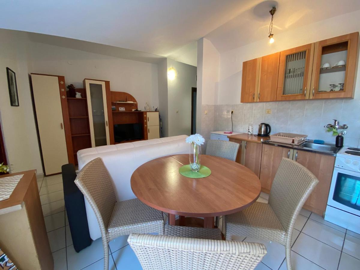 Apartments Mandarina Garden Petrovac Luaran gambar