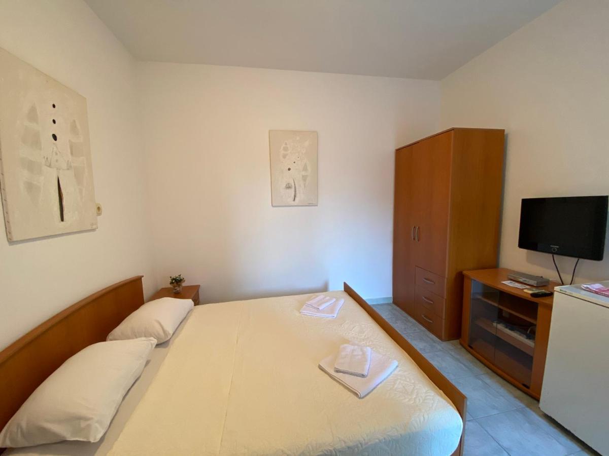 Apartments Mandarina Garden Petrovac Luaran gambar
