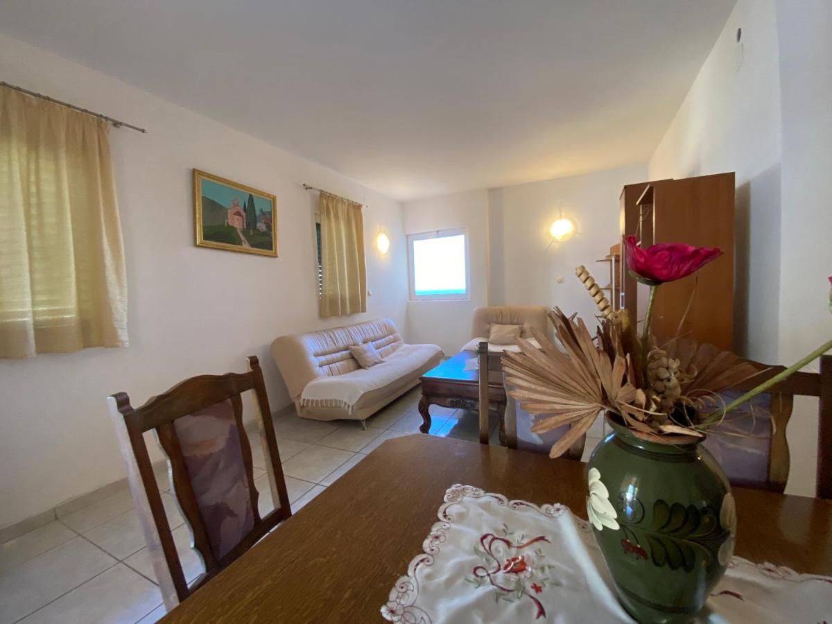 Apartments Mandarina Garden Petrovac Luaran gambar