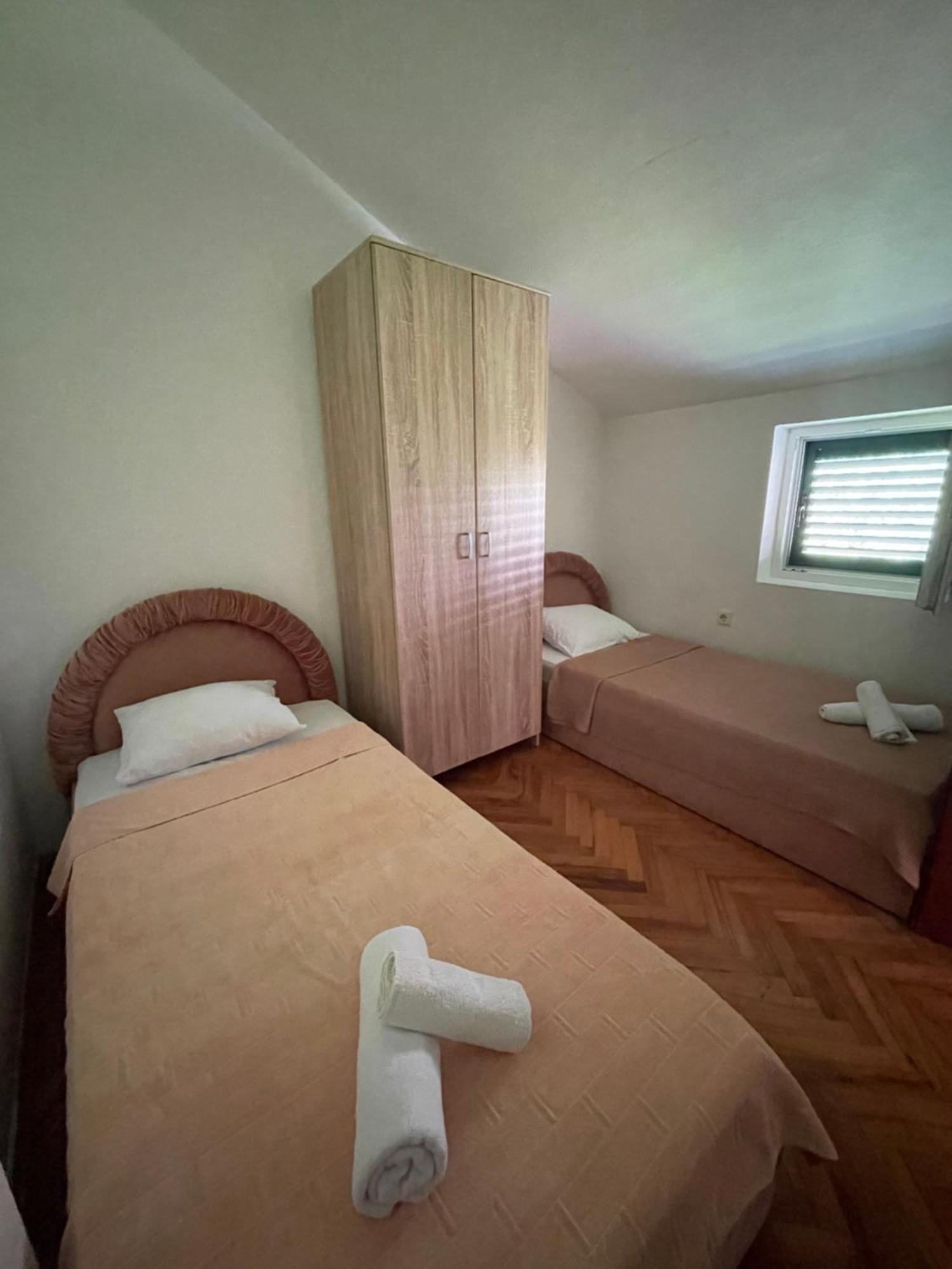 Apartments Mandarina Garden Petrovac Luaran gambar