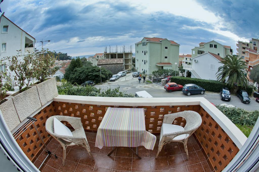 Apartments Mandarina Garden Petrovac Bilik gambar