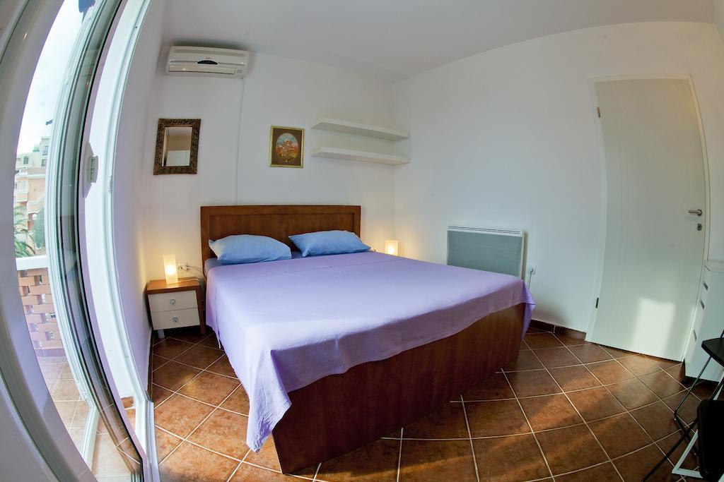 Apartments Mandarina Garden Petrovac Bilik gambar