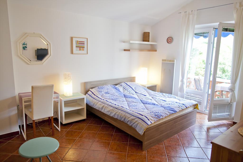 Apartments Mandarina Garden Petrovac Bilik gambar